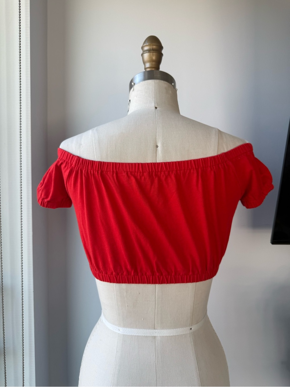 Aritzia Wilfred Red Off-Shoulder Crop Top - Picture 2 of 4
